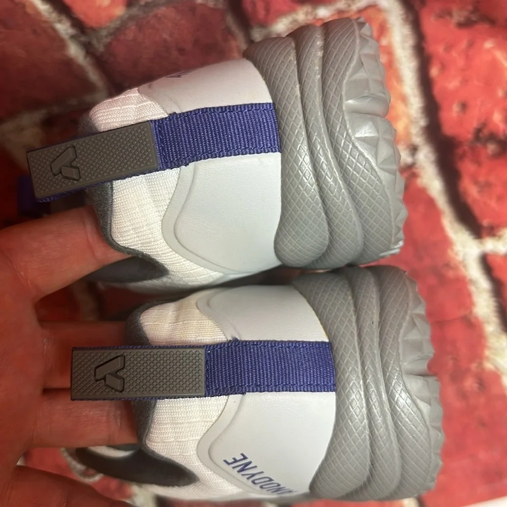Anodyne Women's White Blue Sneakers Size 6W